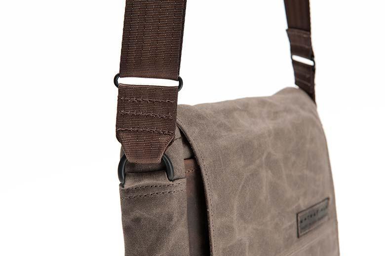 Metal hardware for adjustable strap 