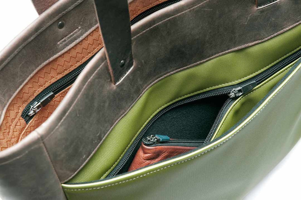 Franklin Tote exterior pocket